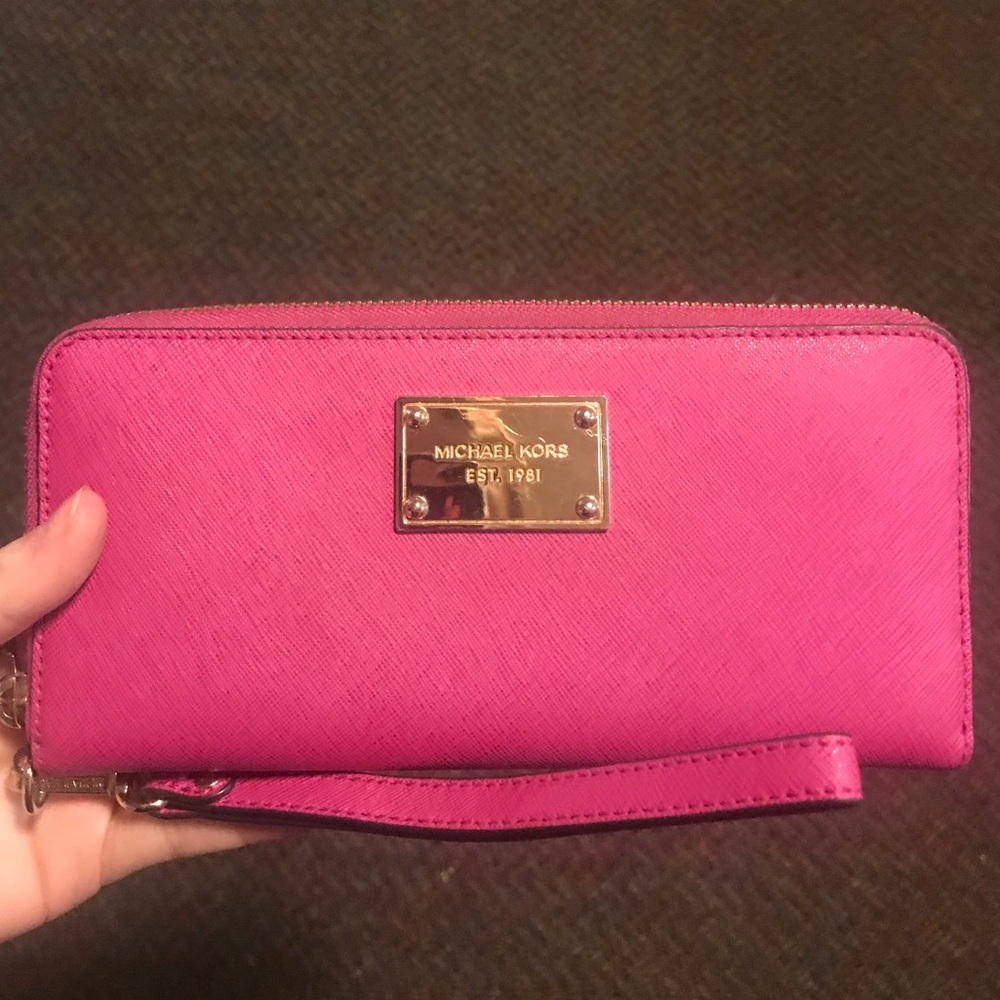 Michael Kors Jet Set Wristlet